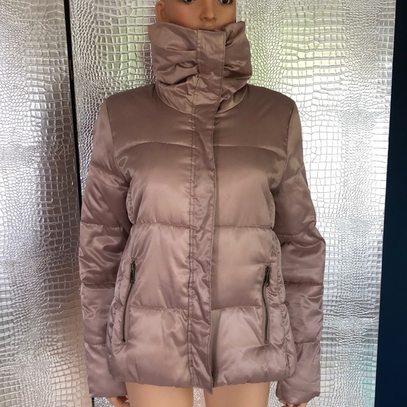 Old Navy size M puffer coat - worn twice - Picture 1 of 9